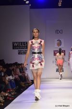 Model walk the ramp for Hemant and Nandita Show at Wills Lifestyle India Fashion Week 2012 day 5 on 10th Oct 2012 (141).JPG